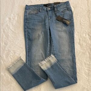 Vigoss Women's Light Blue Cropped Jeans